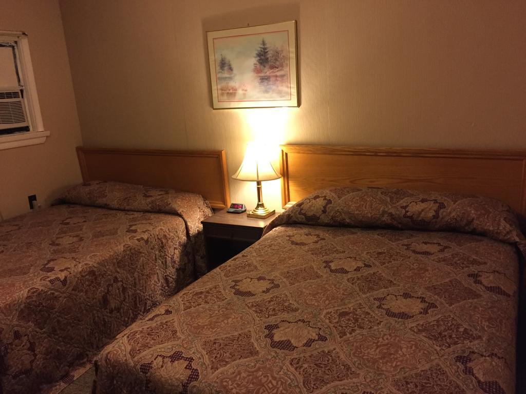 Shamrock Motel Мідленд Номер фото