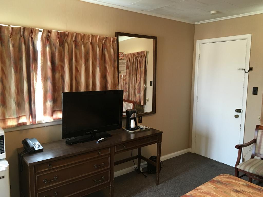 Shamrock Motel Мідленд Екстер'єр фото