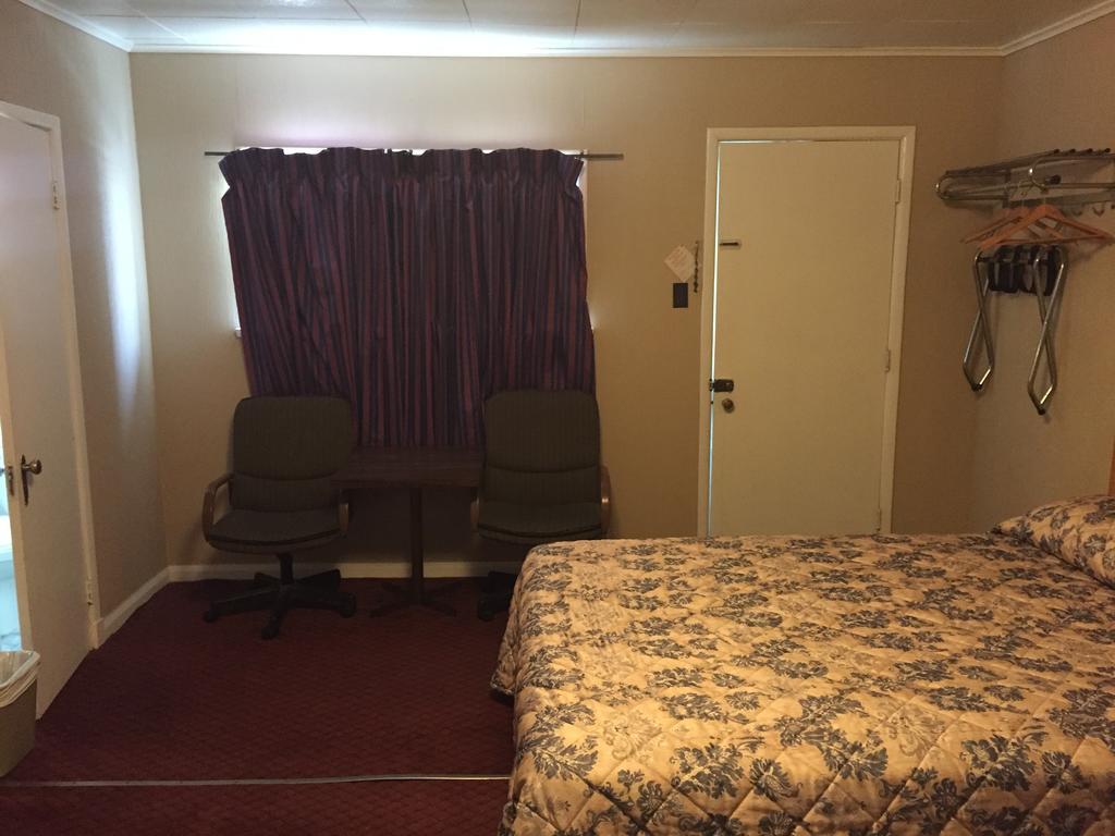 Shamrock Motel Мідленд Екстер'єр фото
