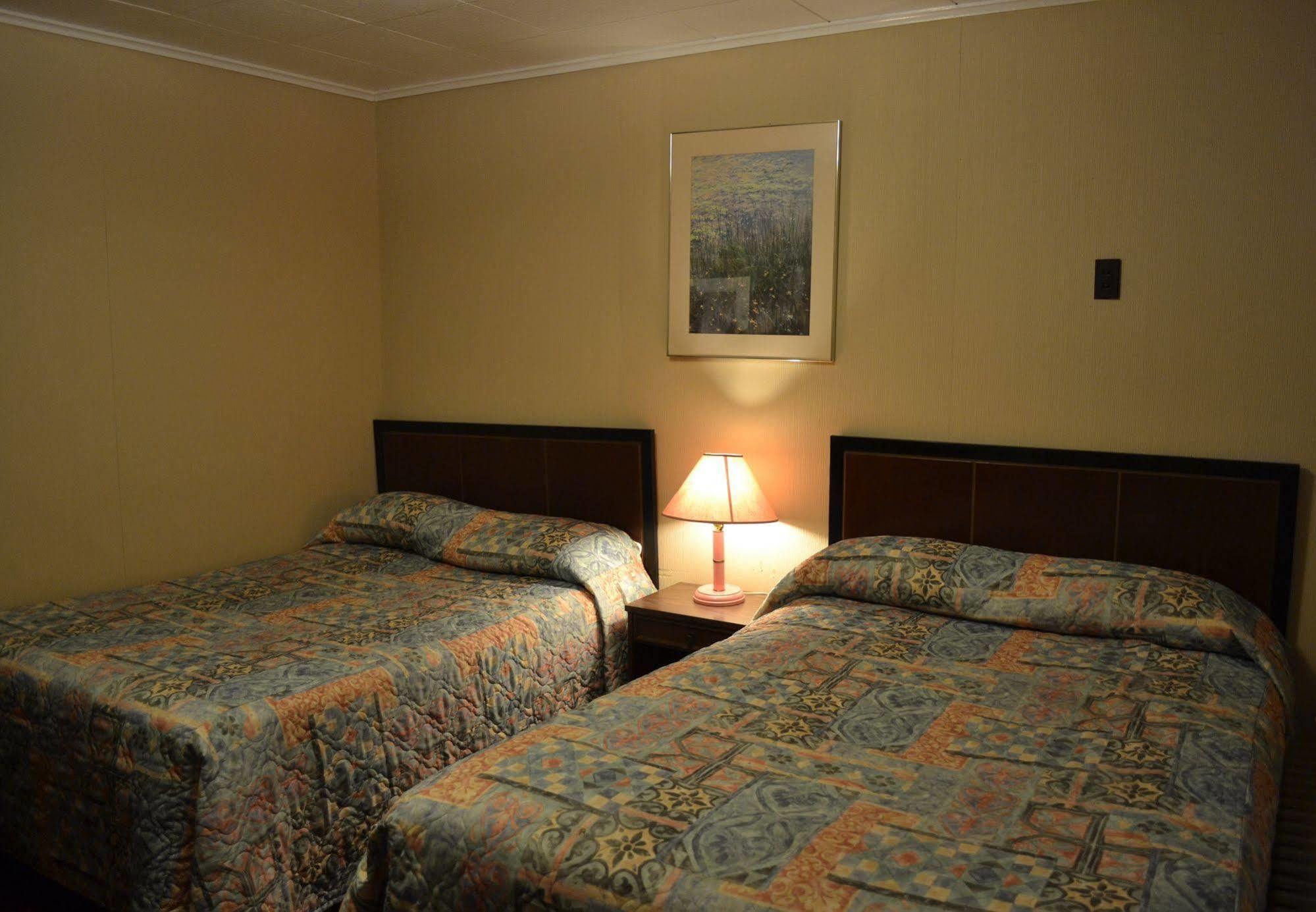 Shamrock Motel Мідленд Екстер'єр фото